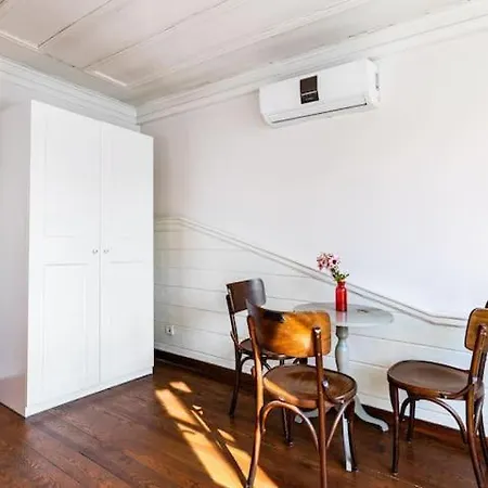 Historical Greco-ottoman Pavilion Near Tram In Fatih Apartment *