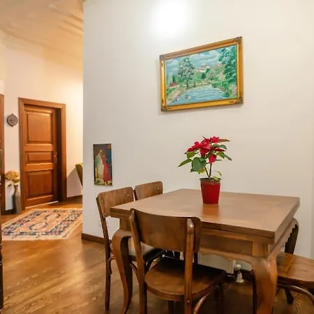Apartment Historical Greco-ottoman Pavilion Near Tram In Fatih Istanbul