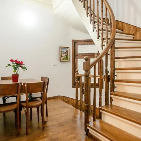 Apartment Historical Greco-ottoman Pavilion Near Tram In Fatih *
