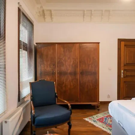 Historical Greco-ottoman Pavilion Near Tram In Fatih Apartment Istanbul