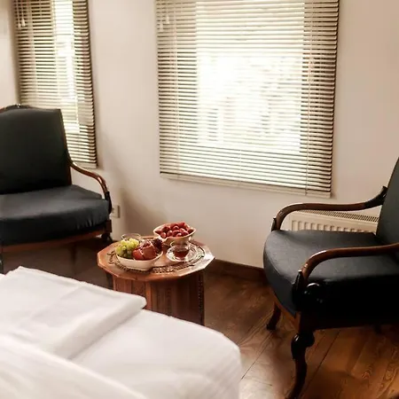 Apartment Historical Greco-ottoman Pavilion Near Tram In Fatih Istanbul