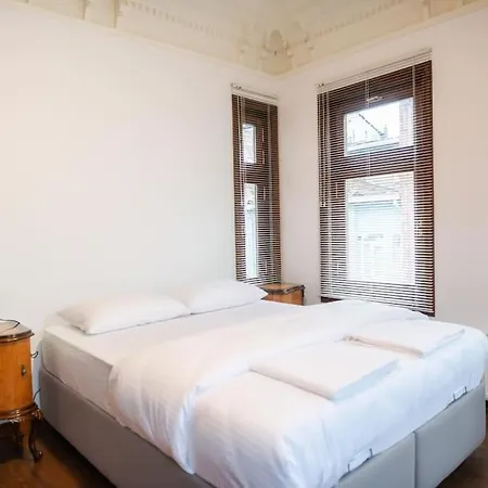 Historical Greco-ottoman Pavilion Near Tram In Fatih Apartment *