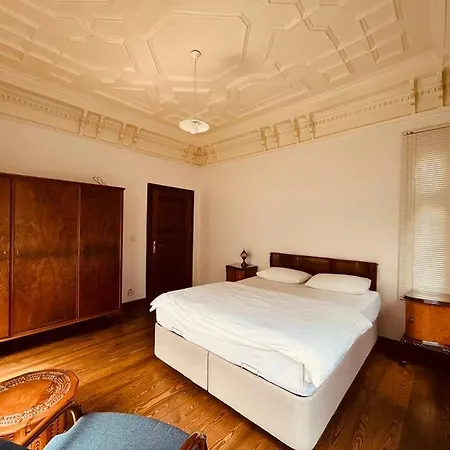 Historical Greco-ottoman Pavilion Near Tram In Fatih Apartment