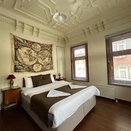 Historical Greco-ottoman Pavilion Near Tram In Fatih Apartment *