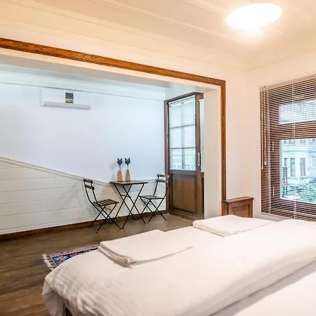 דירה Historical Greco-ottoman Pavilion Near Tram In Fatih