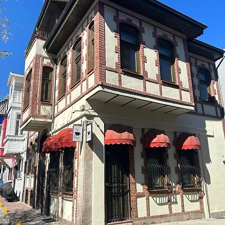 Historical Greco-ottoman Pavilion Near Tram In Fatih Apartmán Istanbulská provincie